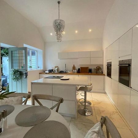 Thornton House Private Country House Thornton Hough Entire House Sleeps 6 วิรัล ภายนอก รูปภาพ