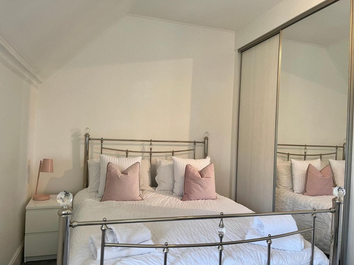 Thornton House Private Country House Thornton Hough Entire House Sleeps 6 วิรัล ภายนอก รูปภาพ