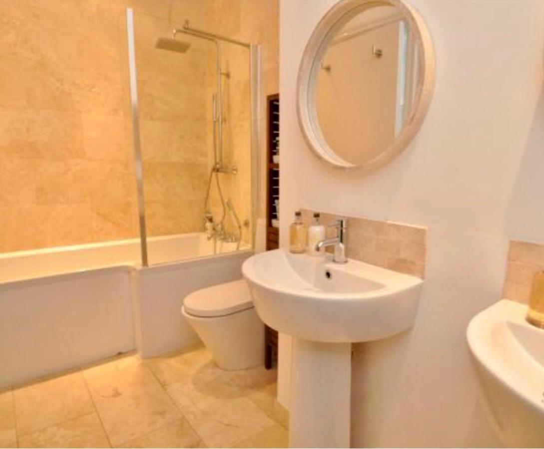 Thornton House Private Country House Thornton Hough Entire House Sleeps 6 วิรัล ภายนอก รูปภาพ