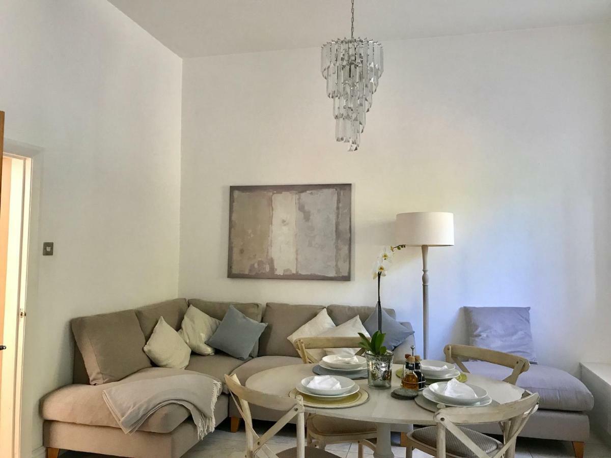 Thornton House Private Country House Thornton Hough Entire House Sleeps 6 วิรัล ภายนอก รูปภาพ